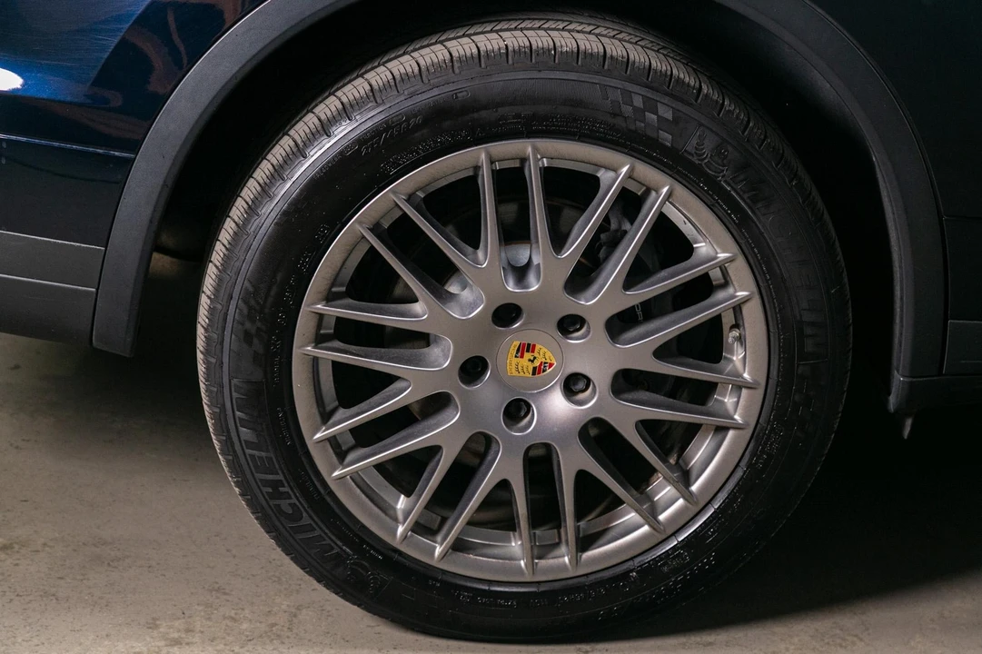 2017 Porsche 958 Cayenne - Image 17 of 31