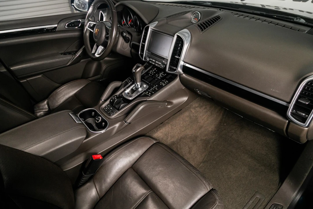 2017 Porsche 958 Cayenne - Image 30 of 31