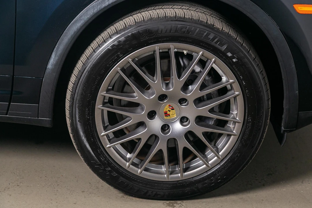 2017 Porsche 958 Cayenne - Image 18 of 31