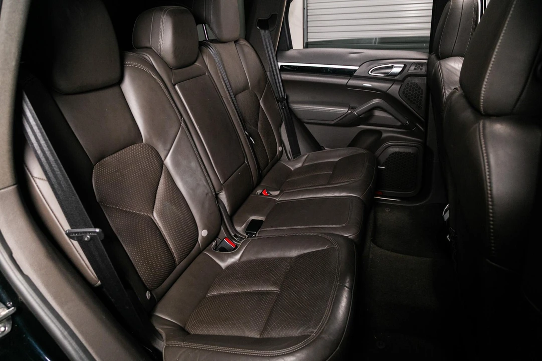 2017 Porsche 958 Cayenne - Image 25 of 31