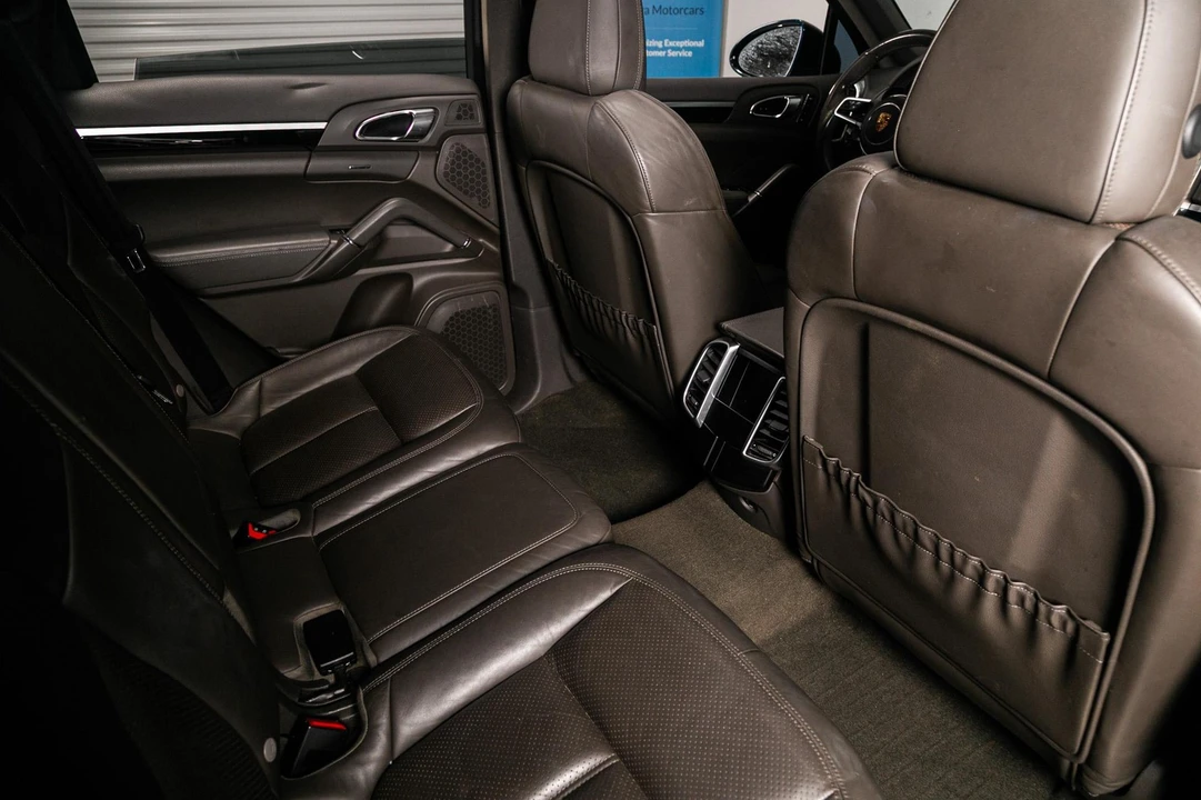 2017 Porsche 958 Cayenne - Image 28 of 31