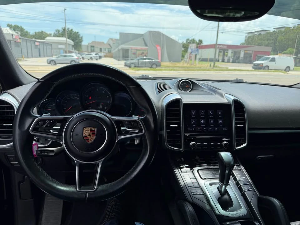 2017 Porsche 958 Cayenne - Image 6 of 8
