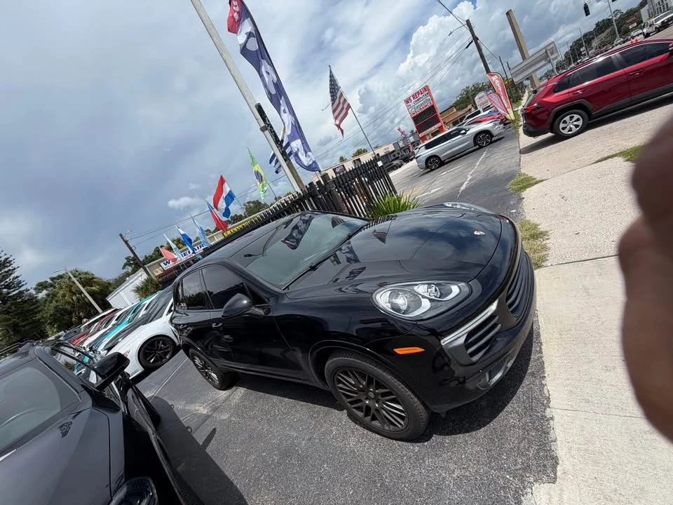 2017 Porsche 958 Cayenne - Image 4 of 8