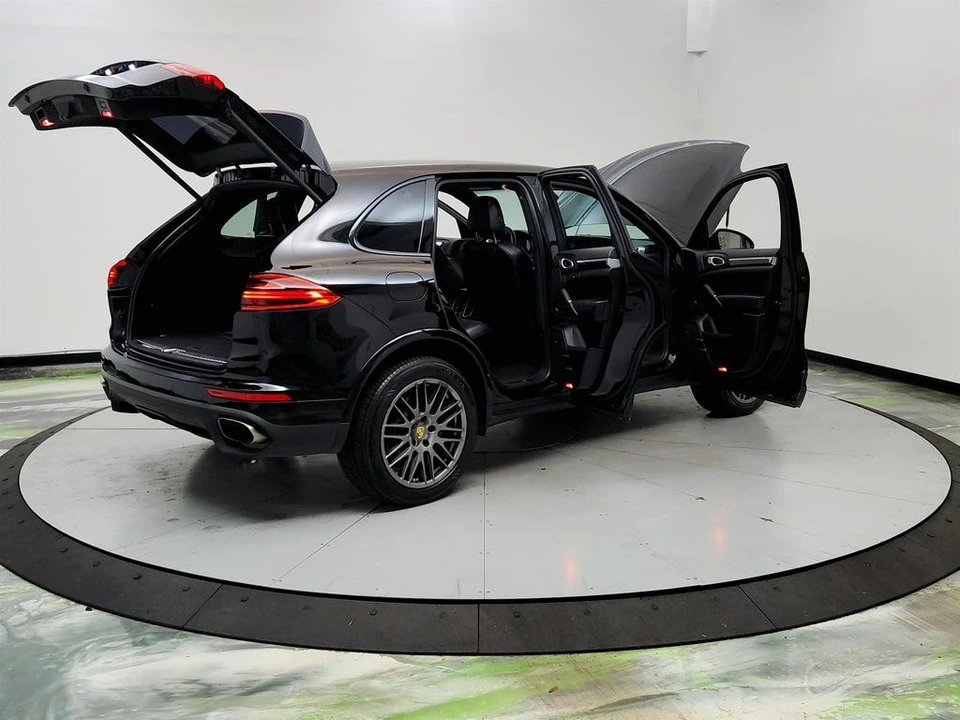 2017 Porsche 958 Cayenne - Image 11 of 21