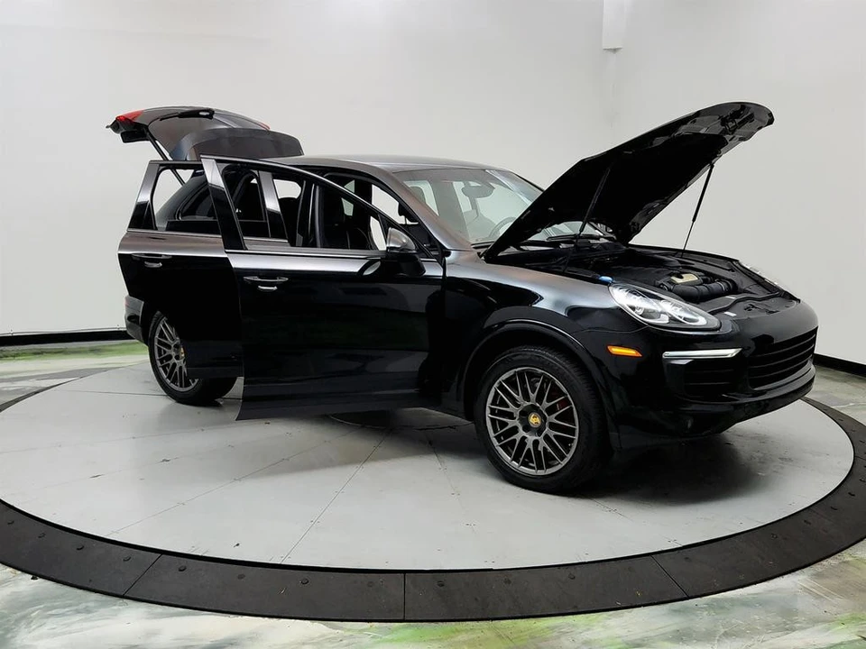 2017 Porsche 958 Cayenne - Image 10 of 21