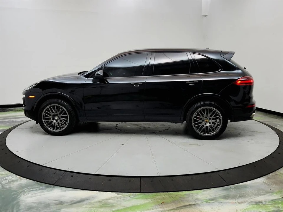 2017 Porsche 958 Cayenne - Image 8 of 21