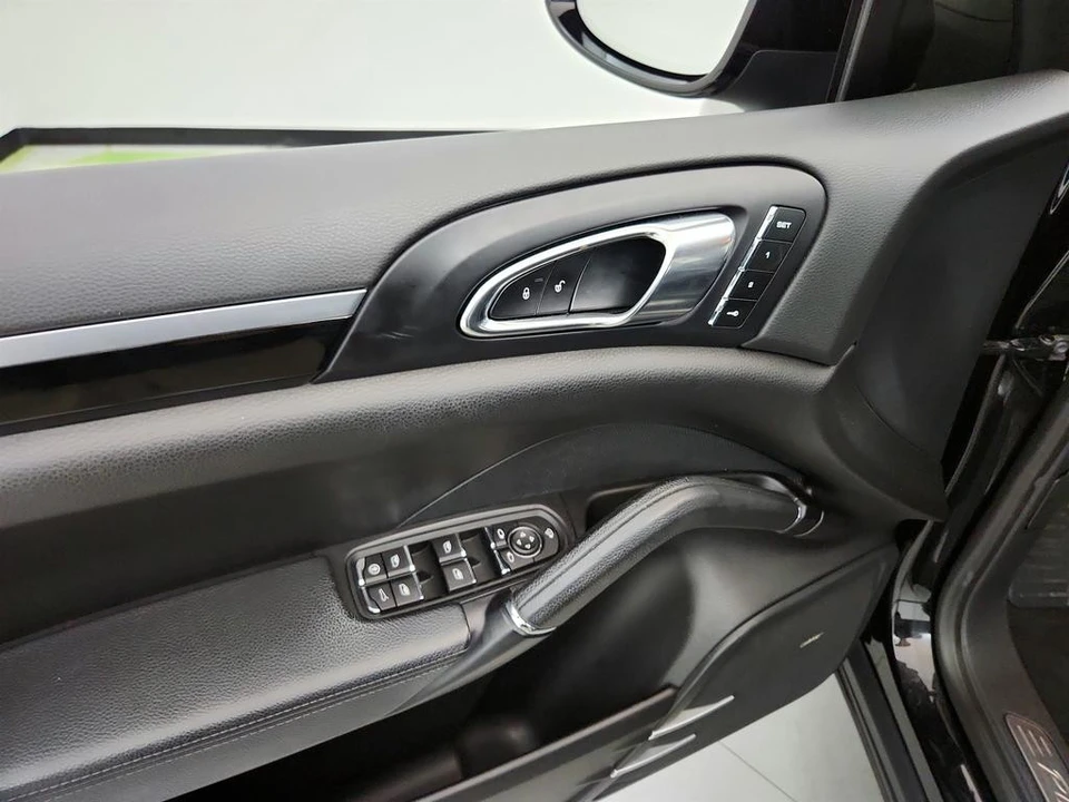 2017 Porsche 958 Cayenne - Image 20 of 21