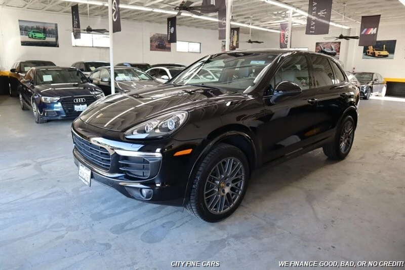 2017 Porsche 958 Cayenne - Image 2 of 31
