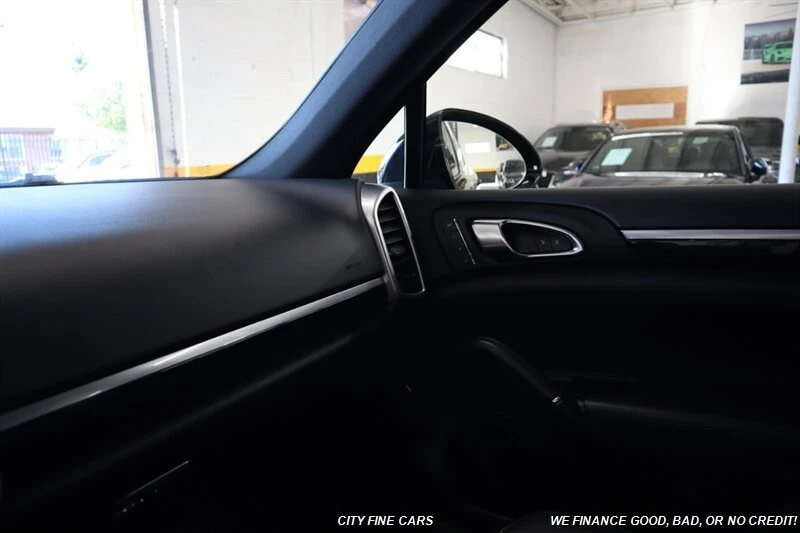 2017 Porsche 958 Cayenne - Image 28 of 31