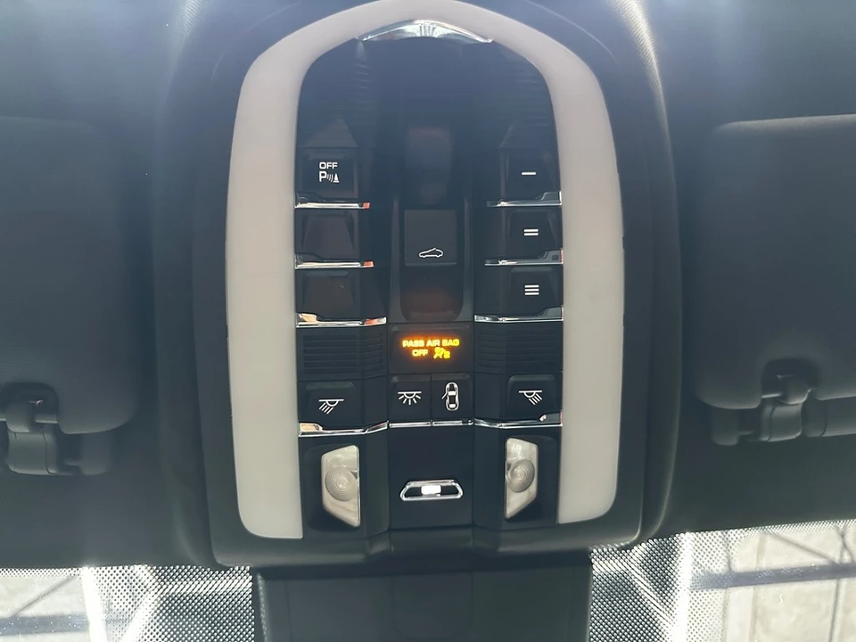 2017 Porsche 958 Cayenne - Image 29 of 31
