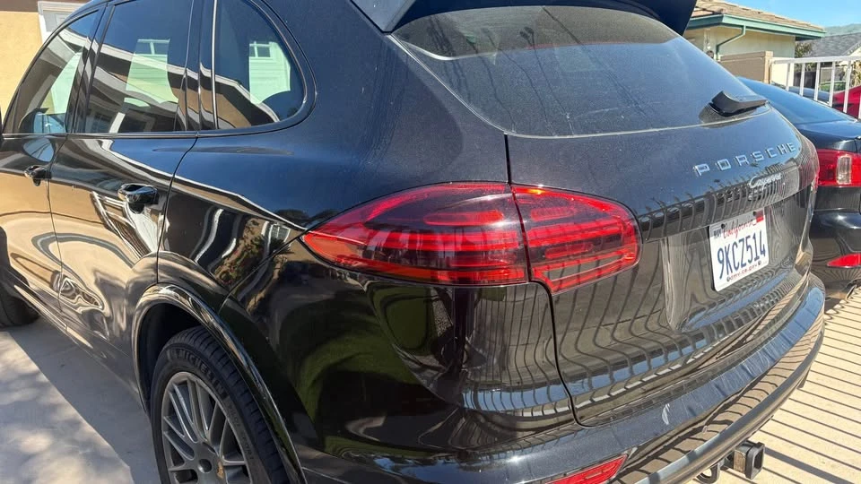 2017 Porsche 958 Cayenne - Image 2 of 9