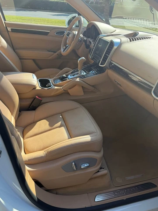 2017 Porsche 958 Cayenne - Image 10 of 15
