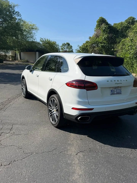 2017 Porsche 958 Cayenne - Image 6 of 15