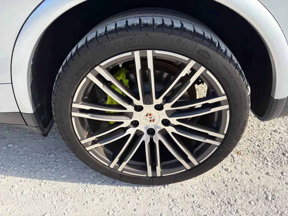 2017 Porsche 958 Cayenne - Image 9 of 19