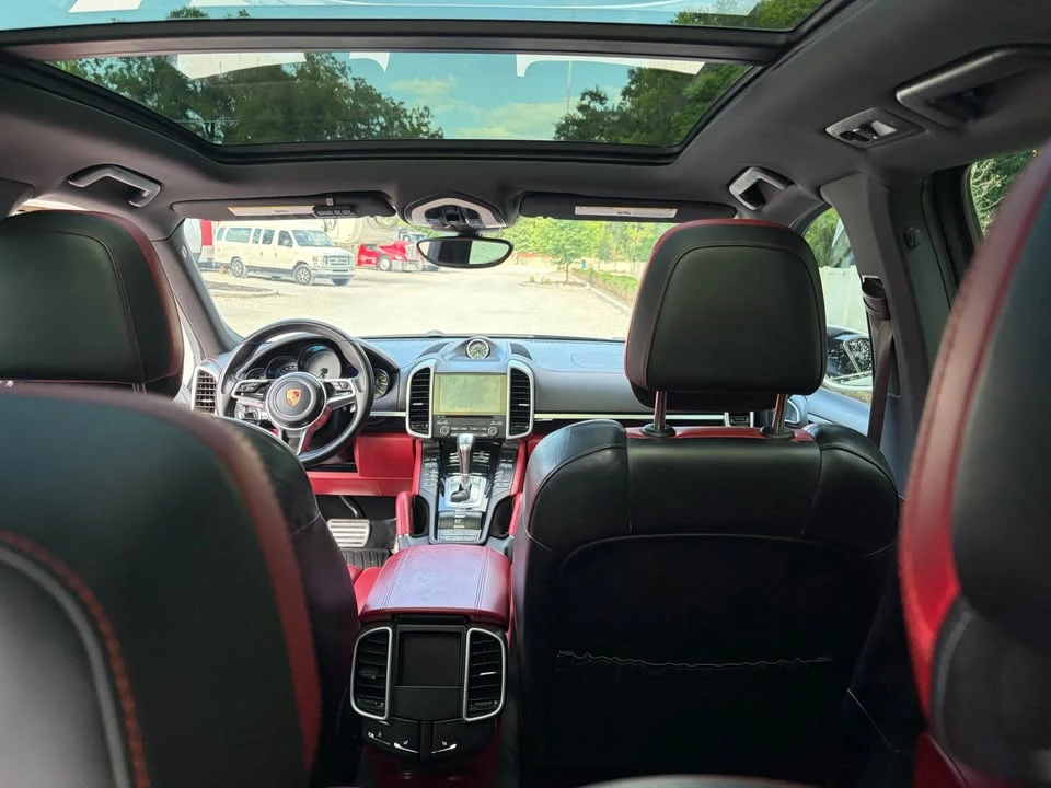 2017 Porsche 958 Cayenne - Image 10 of 19