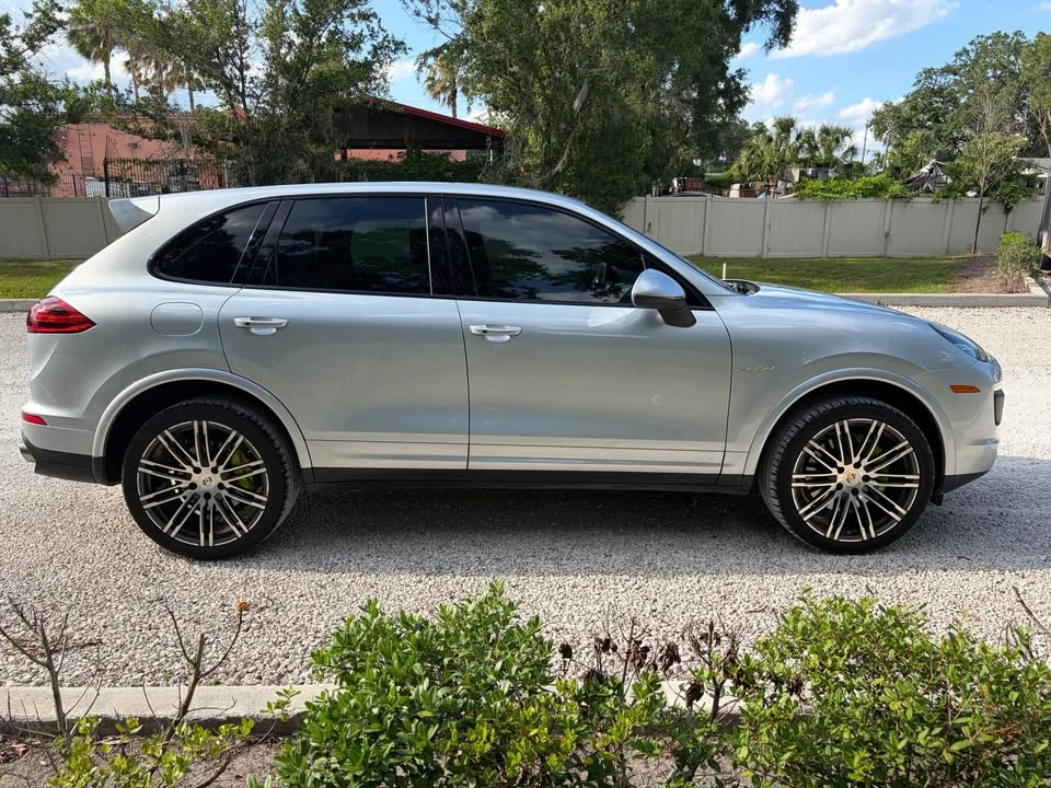 2017 Porsche 958 Cayenne - Image 4 of 19