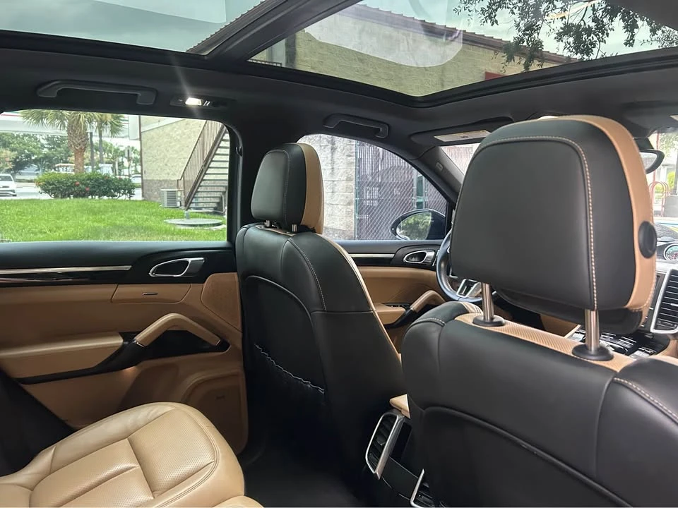 2017 Porsche 958 Cayenne - Image 3 of 5
