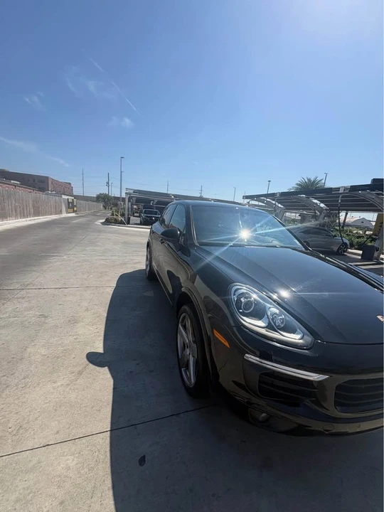 2017 Porsche 958 Cayenne - Image 2 of 15