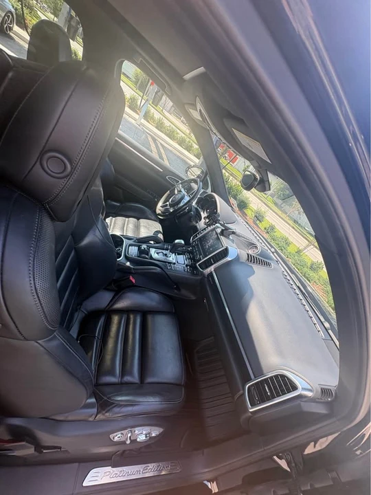 2017 Porsche 958 Cayenne - Image 13 of 15