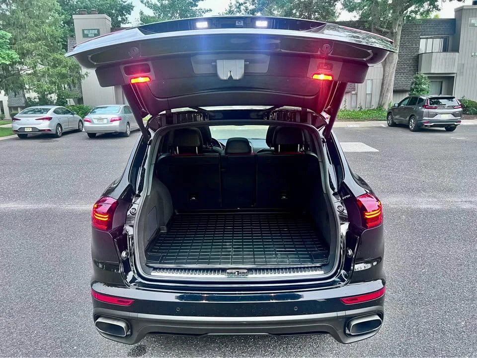 2017 Porsche 958 Cayenne - Image 11 of 12