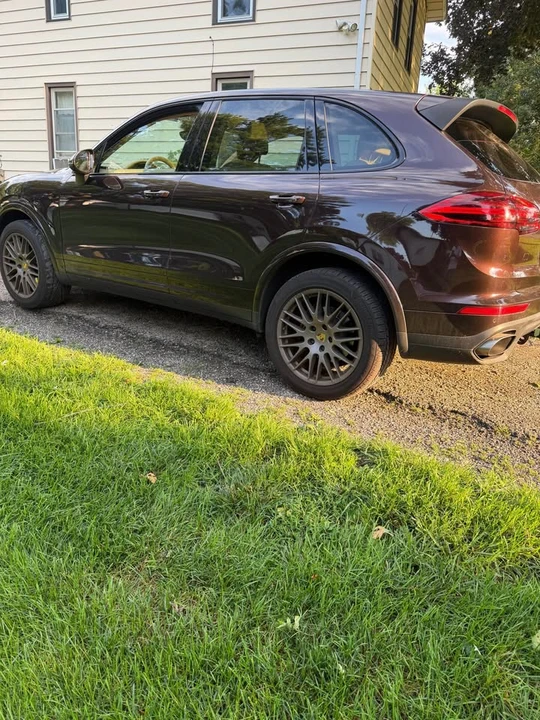 2017 Porsche 958 Cayenne - Image 4 of 10