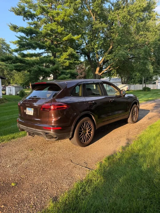 2017 Porsche 958 Cayenne - Image 3 of 10