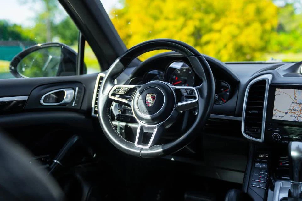 2017 Porsche 958 Cayenne - Image 15 of 16