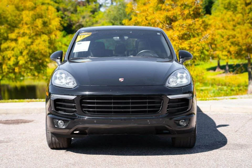 2017 Porsche 958 Cayenne - Image 2 of 16