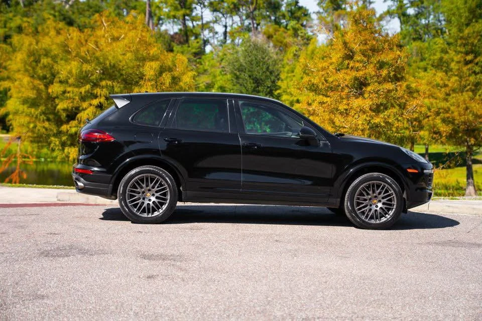 2017 Porsche 958 Cayenne - Image 5 of 16