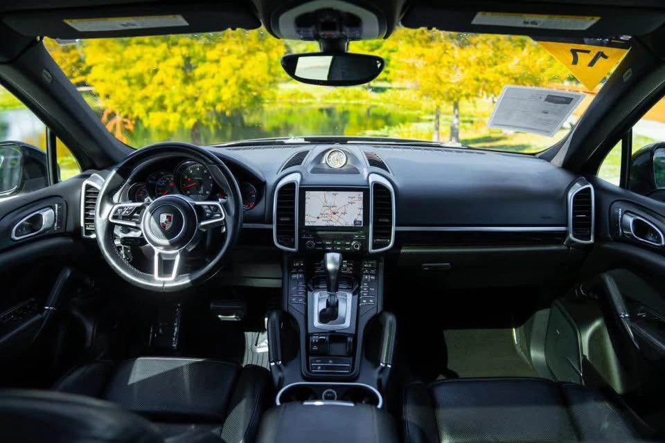 2017 Porsche 958 Cayenne - Image 12 of 16