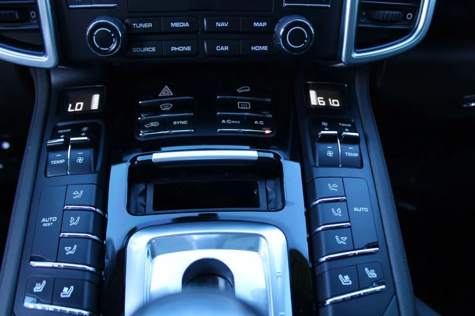 2017 Porsche 958 Cayenne - Image 15 of 18