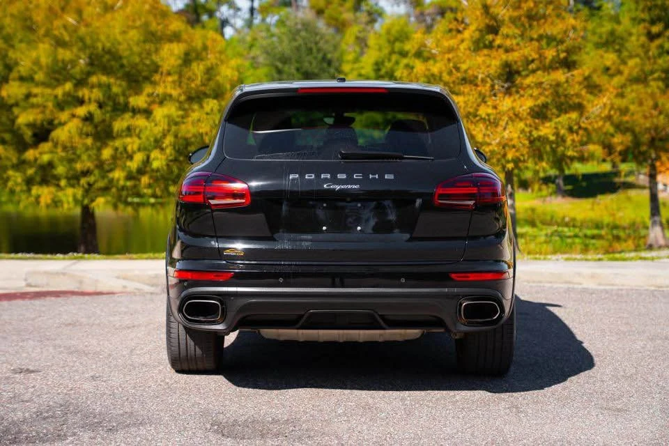 2017 Porsche 958 Cayenne - Image 4 of 16