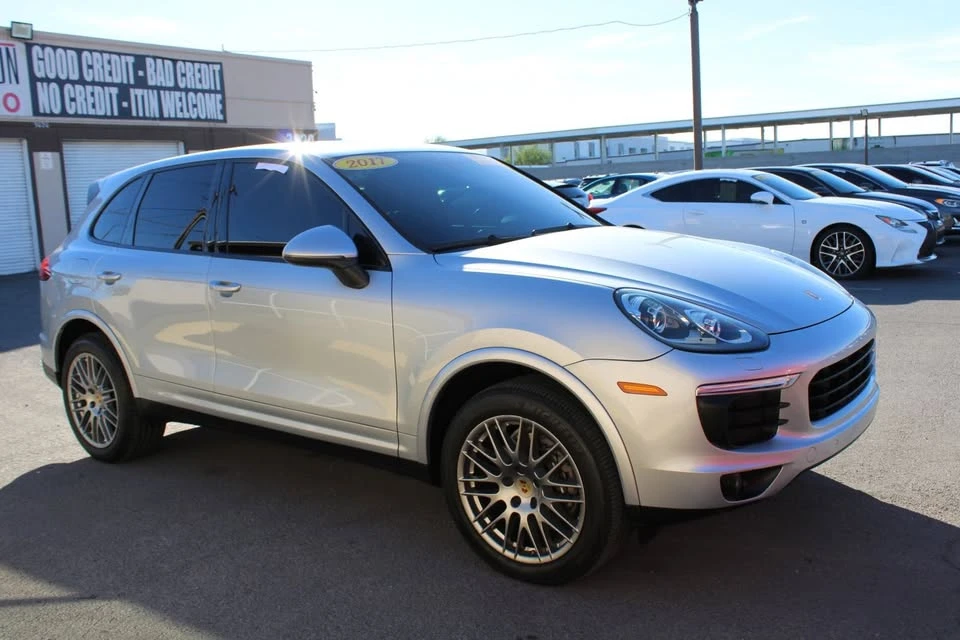 2017 Porsche 958 Cayenne - Image 3 of 18