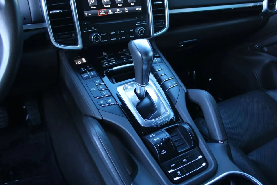 2017 Porsche 958 Cayenne - Image 17 of 18