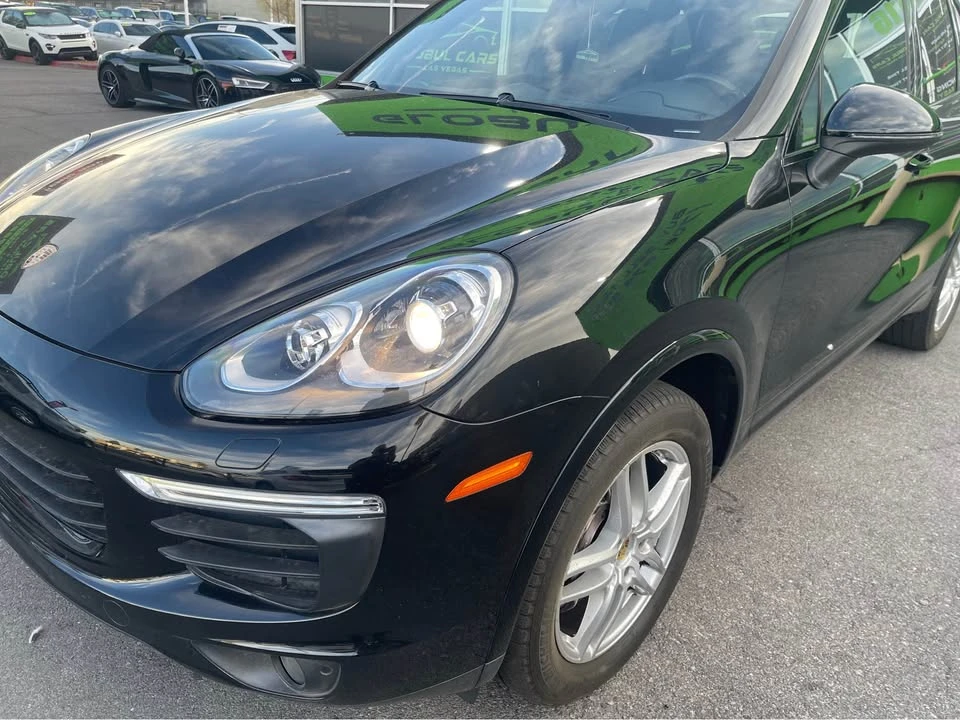 2017 Porsche 958 Cayenne - Image 2 of 17