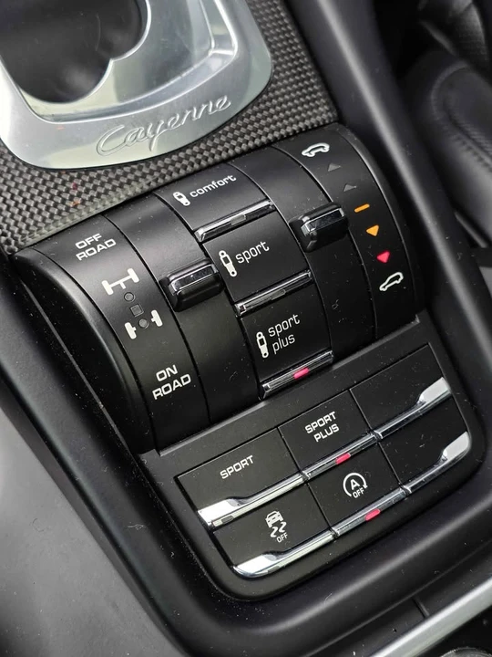 2017 Porsche 958 Cayenne - Image 13 of 14