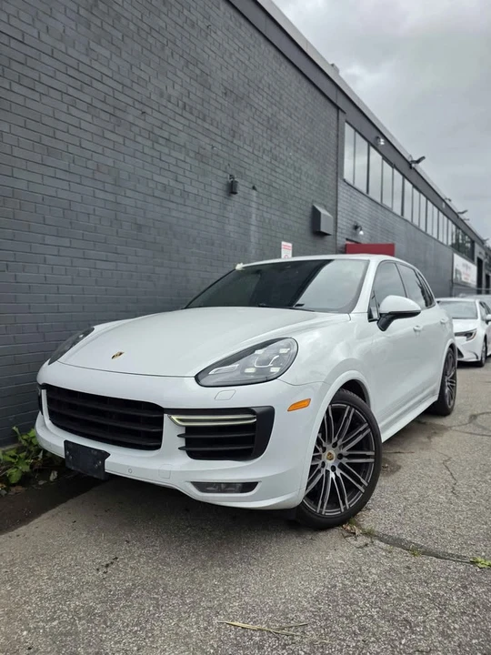 2017 Porsche 958 Cayenne - Image 2 of 14