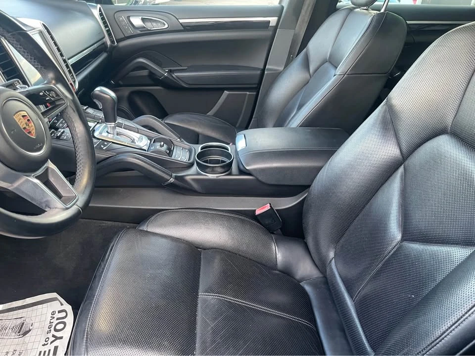 2017 Porsche 958 Cayenne - Image 10 of 17