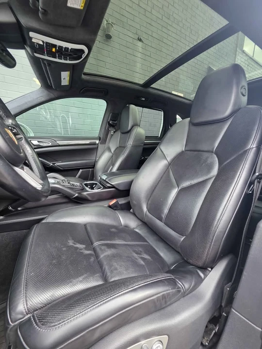 2017 Porsche 958 Cayenne - Image 7 of 14