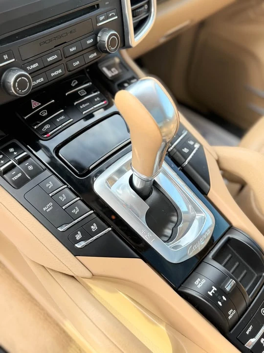 2017 Porsche 958 Cayenne - Image 10 of 20