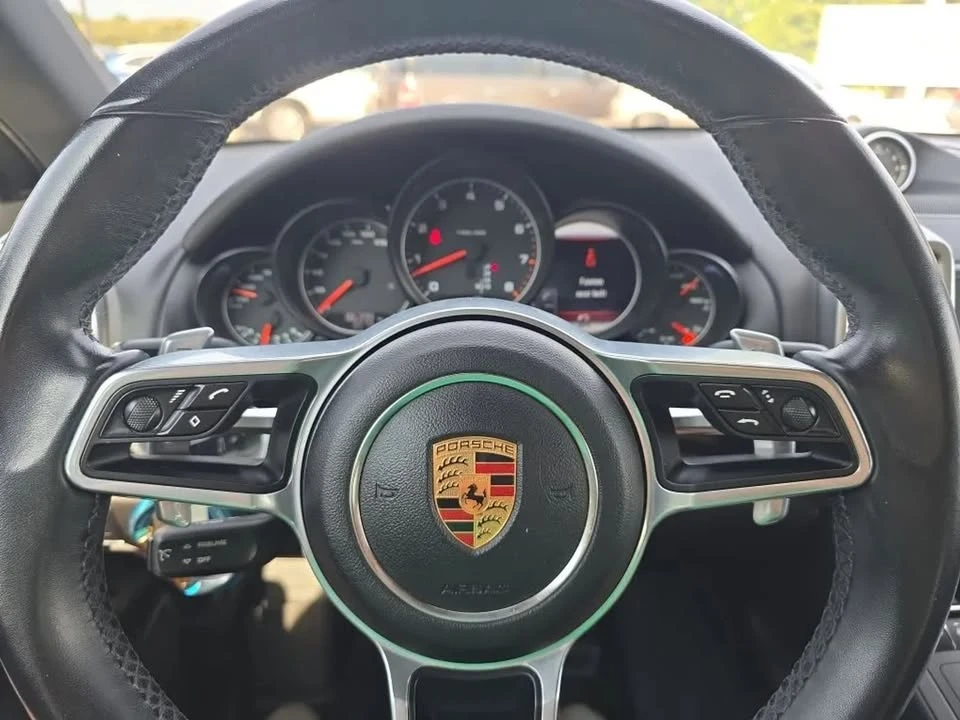 2017 Porsche 958 Cayenne - Image 12 of 16