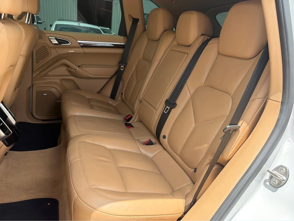 2017 Porsche 958 Cayenne - Image 10 of 20