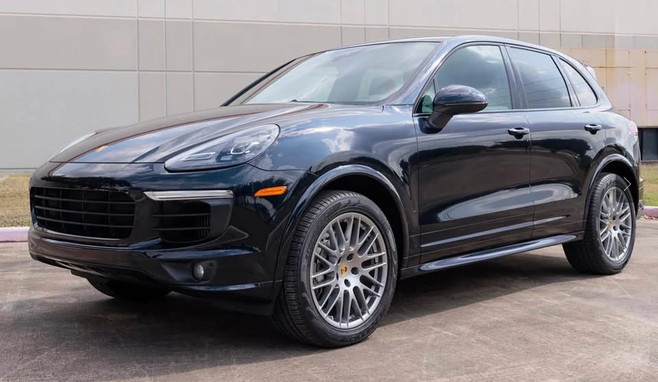 2017 Porsche 958 Cayenne - Image 3 of 10