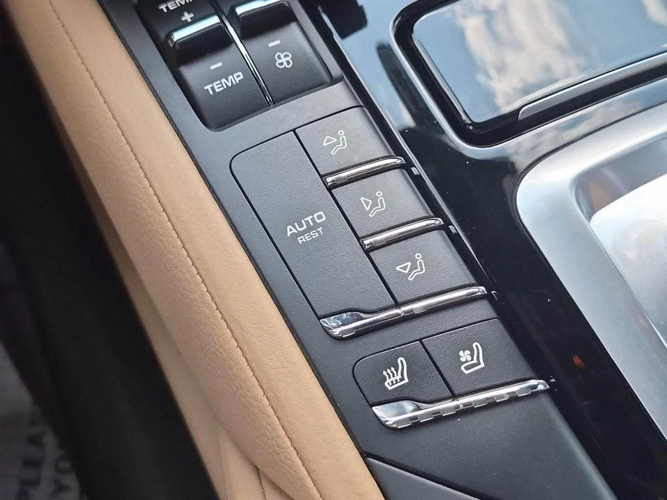 2017 Porsche 958 Cayenne - Image 14 of 20