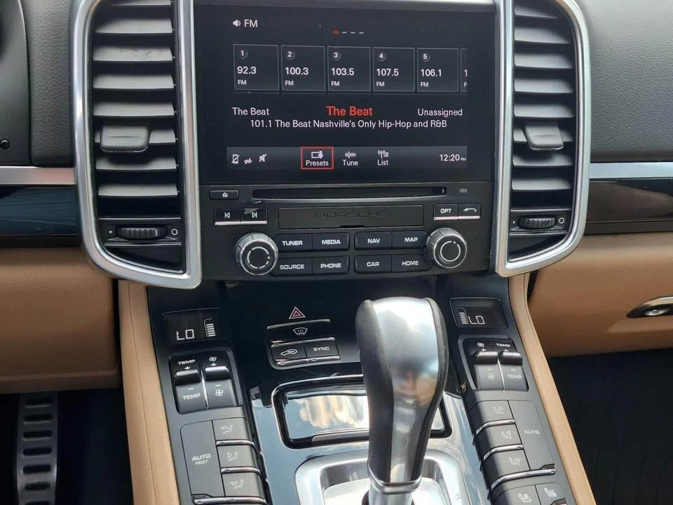 2017 Porsche 958 Cayenne - Image 13 of 20