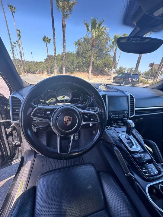 2017 Porsche 958 Cayenne - Image 2 of 12