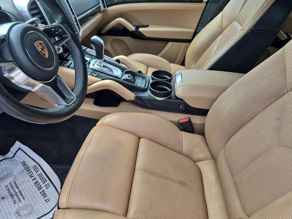 2017 Porsche 958 Cayenne - Image 10 of 20