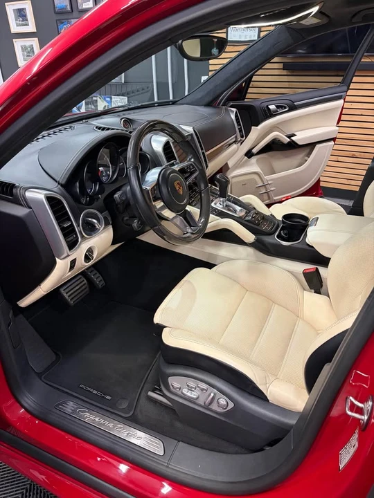 2017 Porsche 958 Cayenne - Image 10 of 15