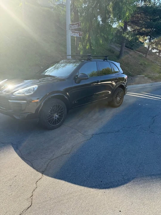 2017 Porsche 958 Cayenne - Image 2 of 7