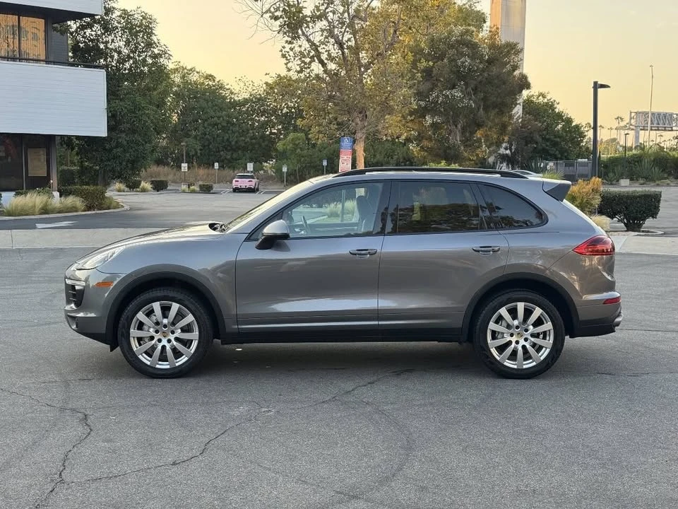 2017 Porsche 958 Cayenne S - Image 2 of 14
